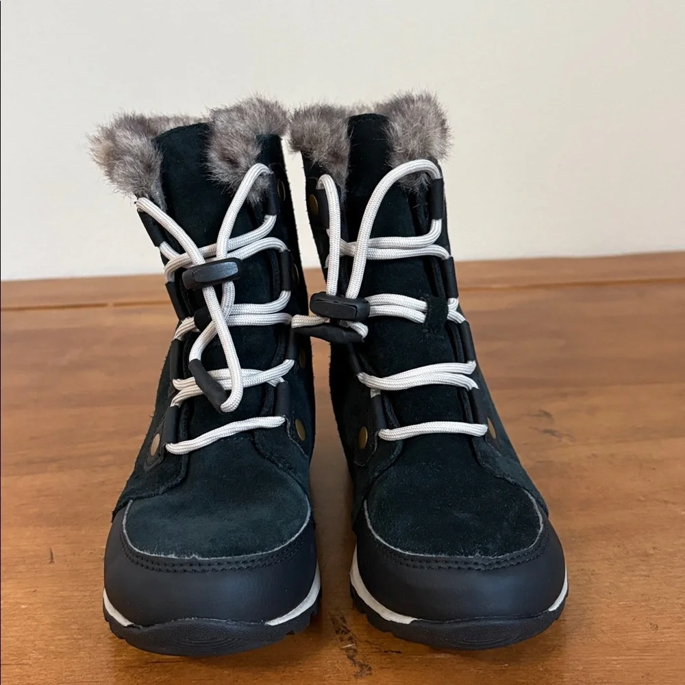 Sorel Whitney Suede Boots with Faux Fur Trim Size 3